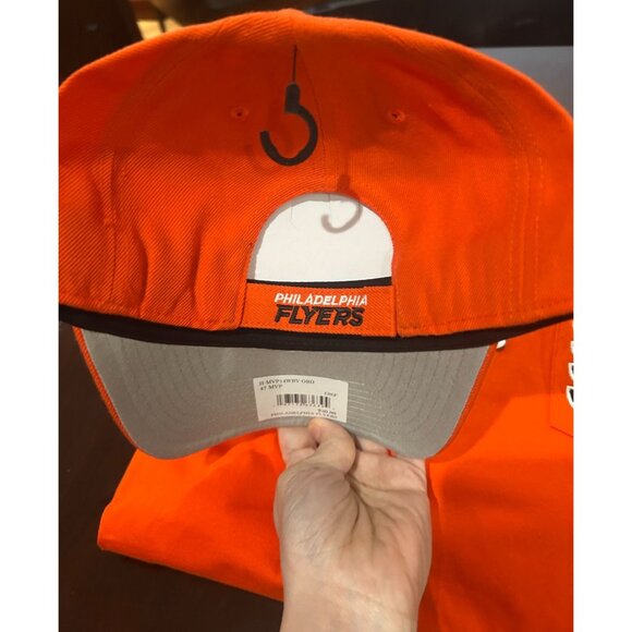NEW WITH TAGS Philadelphia Flyers Bundle - XL shirt, 2 hats ($130 MSRP) - Picture 2 of 9
